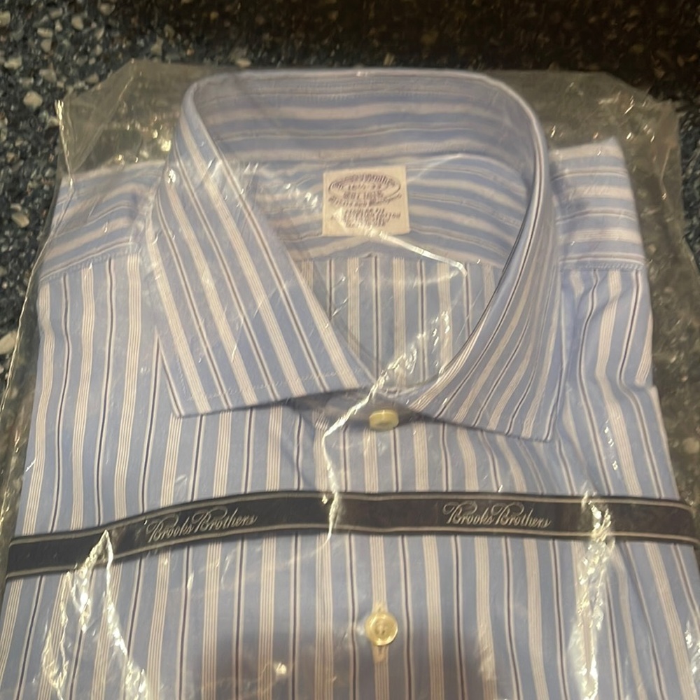 Brand new Brooks Brothers dress shirt 16 1/2 x 33